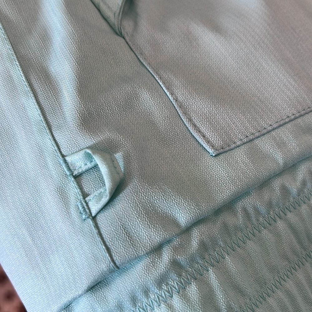 RIDE Snowboard / ski jacket. Gorgeous details. Perfect condition Worn once. - Picture 10 of 11